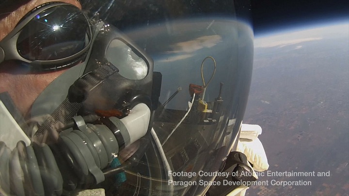 Alan-Eustace-jumps-from-stratosphere